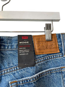 Levis Wedgie NWT